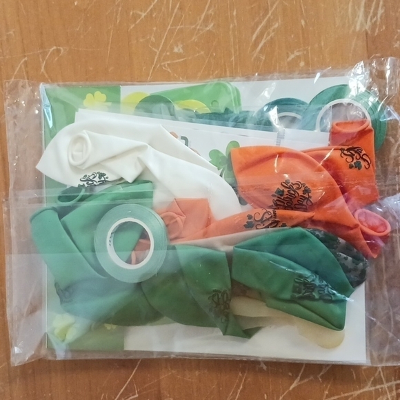 St Patrick's Day Decor Box 7 - Picture 2 of 3